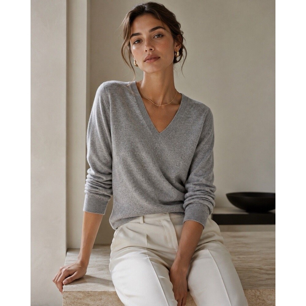 Vince Women’s Cashmere Weekend V-Neck Sweater Gray Large Quiet Luxury Minimalist